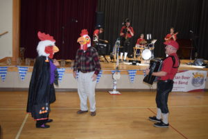 Chicken Dance Contest - Bavarian Beer Garden Band